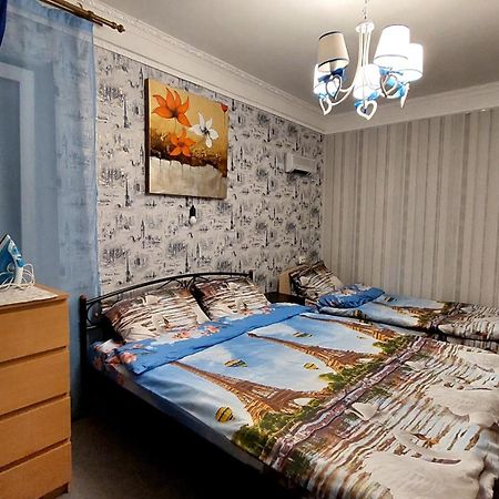 2 Bedroom Apartment Metro Vasilkovskaya Kiev Buitenkant foto